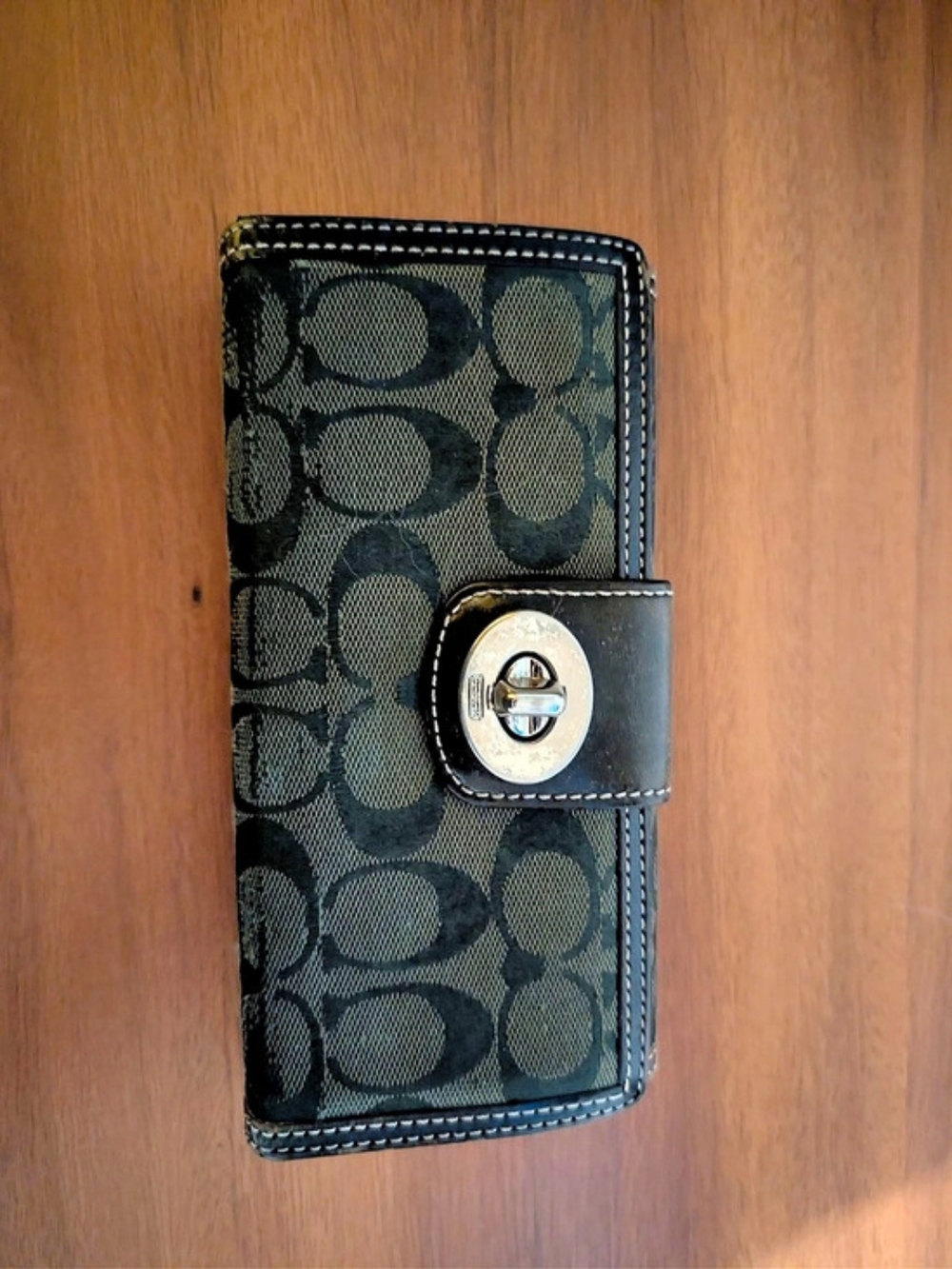 Coach Signature Turnlock Slim Envelope Wallet Black & Gray Wallet